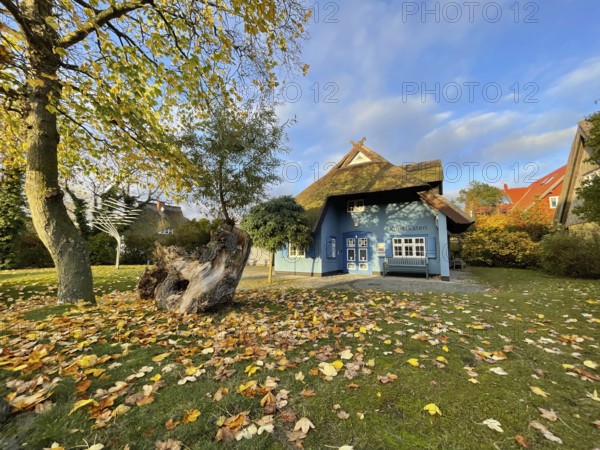 Galerie Kunstkaten, Künstlerdorf und Baltic resort Ahrenshoop, architecture, tradition, houses with