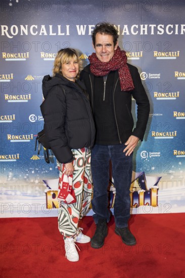 Marie Steinmann and Tom Tykwer at the premiere of the 20th Original Roncalli Weihnachtscircus in