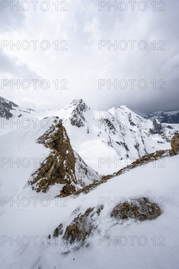 Snow-covered mountain landscape, ascent to the Niesehorn, summit Wildhorn behind, Bernese Alps,