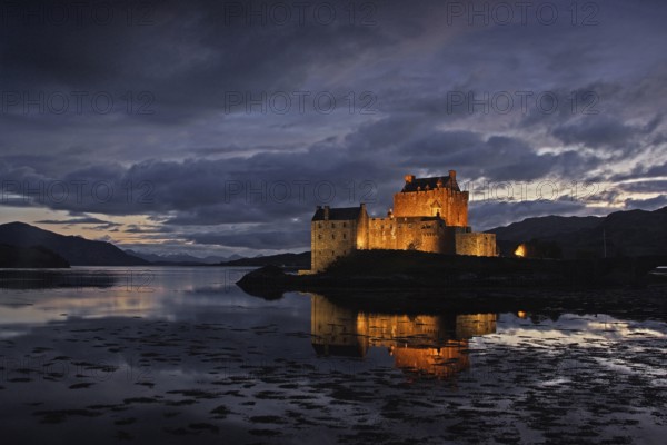 Castle Eilean Donan in Scotland, evening mood, sunset, Scotland, United Kingdom