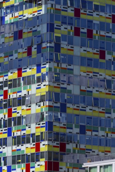 Colorium high-rise building, façade with coloured glass panels, architect William Alsop,