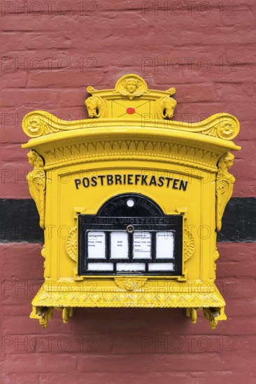 Old letterbox, post, mail, communication, analogue, letter, correspondence, Rheda,