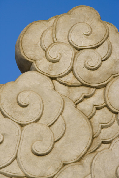 Pattern on ornamental column