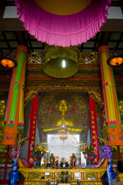 Bronze and Iron Buddhist Sculptures in the Famen Temple,Xi'an