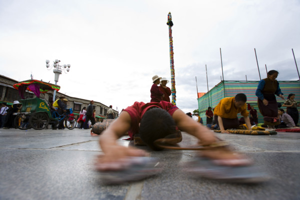 People Bow before the Jokhang Temple