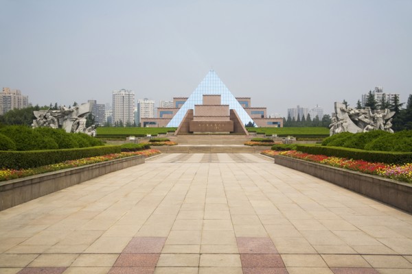 Shanghai Longhua Martyrs Cemetery