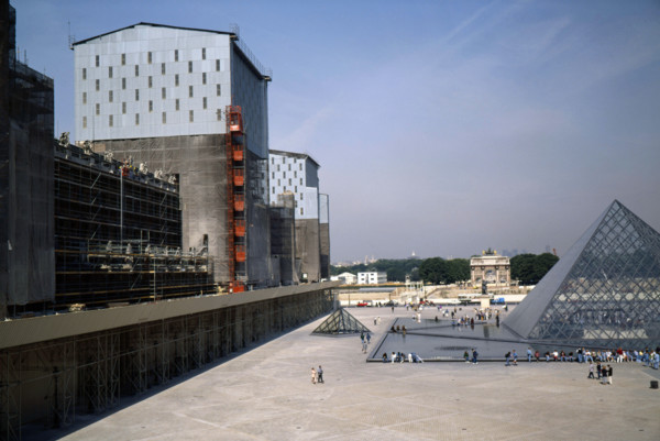 The Grand Louvre project (1981-1999)