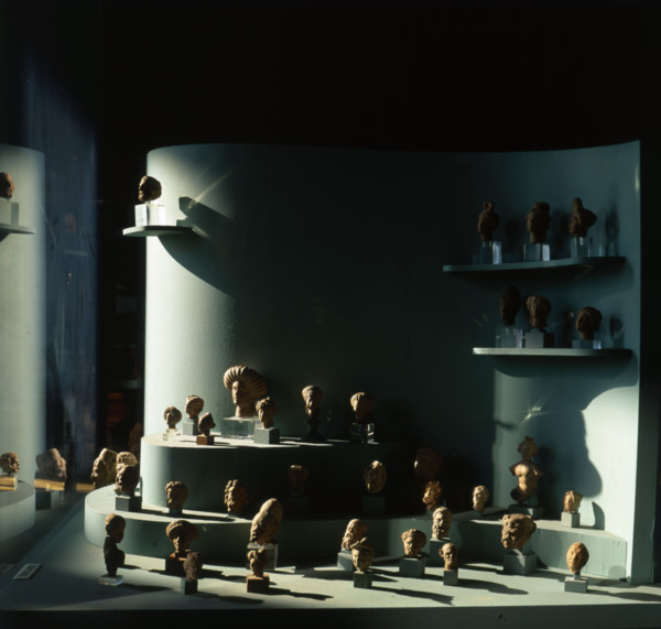 Vitrine de la Galerie Campana au Musée du Louvre