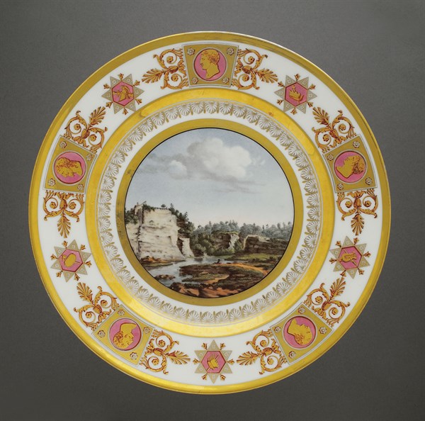 Dessert plate from the Suisses crockery set