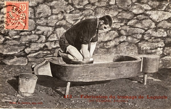 Making laguiole cheese
LAGUIOLE
