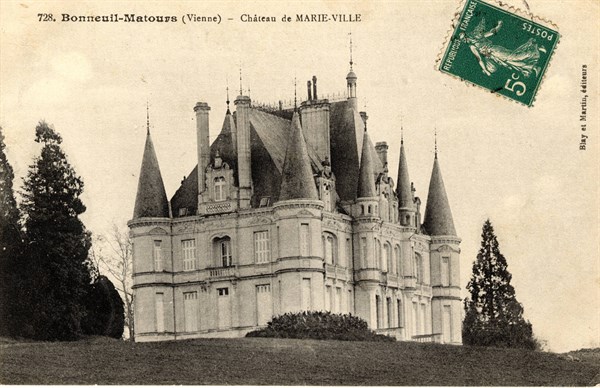 Castle
Bonneuil-Matours