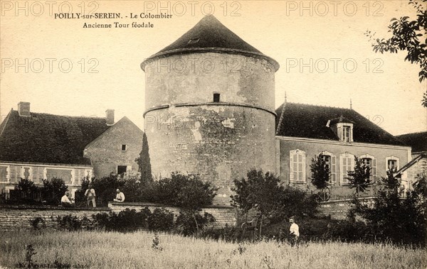 Poilly-sur-Serein,
Colombier