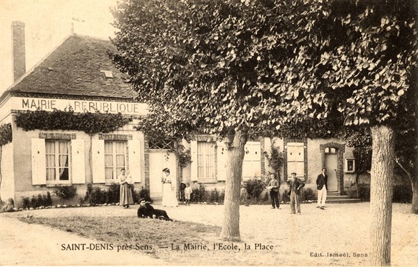 Saint-Denis,
Town hall and school