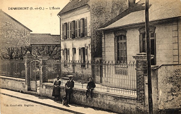 DENNEMONT,
School