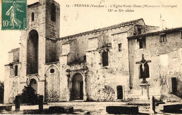 PERNES-LES-FONTAINES
