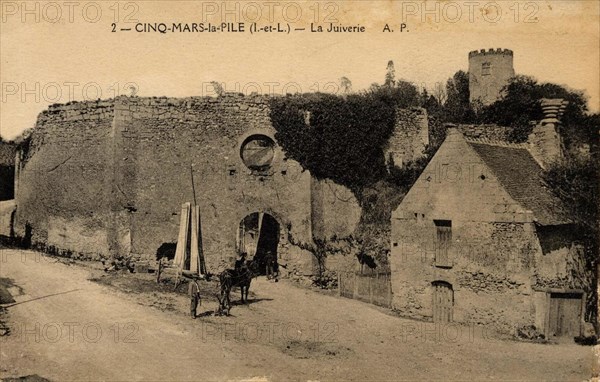 CINQ-MARS-LA-PILE