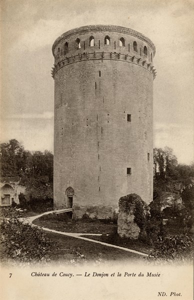 COUCY-LE-CHÂTEAU