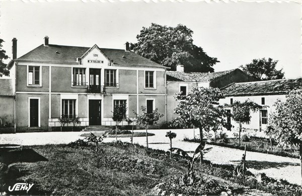 Nalliers, the town hall