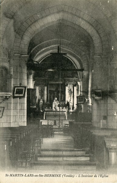 Saint-Martin-Lars, inside the church