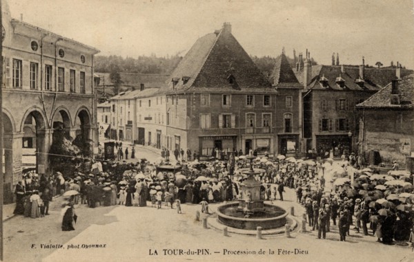 TOUR-DU-PIN