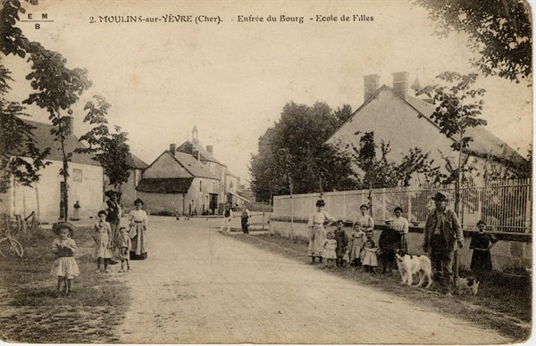 MOULINS-SUR-YEVRE