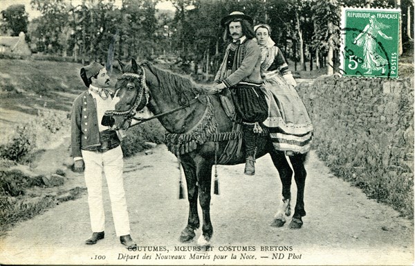 Newlyweds set off for the wedding in Brittany