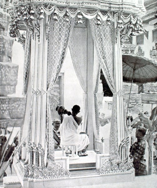 Couronnement du roi du Siam