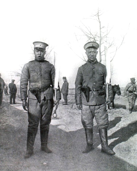 Establishment of the Republic in China in 1912: the final sword-bearers of the fallen monarchy
