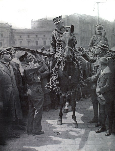 Poland takes possession of its portion of Upper Silesia (June 1922)