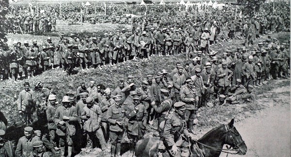 World War I. Offensive of the British 4th Army  north of the Somme (1918)