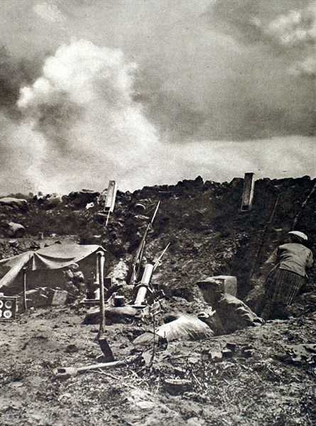 On the Somme front, Scottish soldiers on the front line