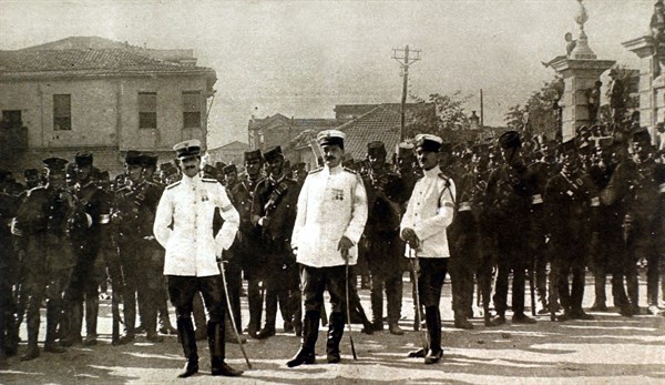 Insurrection of Cretan men-at-arms
