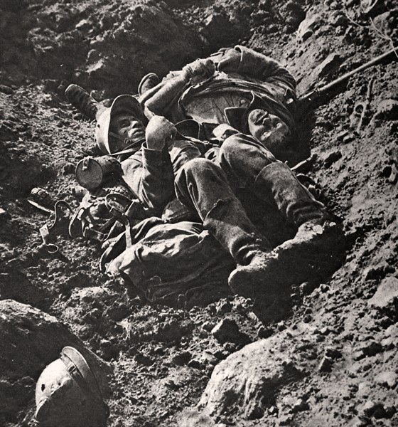 World War I. Duel to the death in a trench near Combles