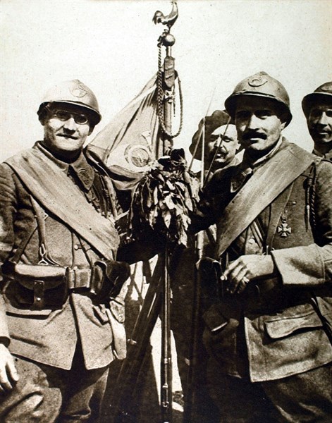 Soldiers decorated with the fourragère, 1916