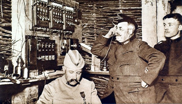World War I. An army telephone exchange.