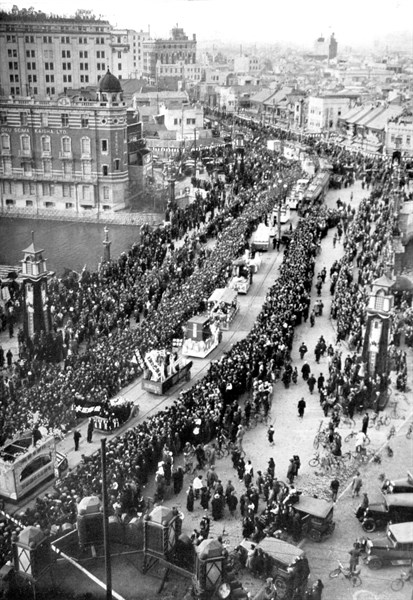 Seven years after the earthquake, celebrating the reconstruction of Tokyo (1930)