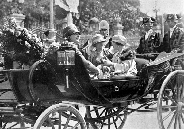 Les souverains d'Italie reçus à Madrid par les souverains d'Espagne (1924)
