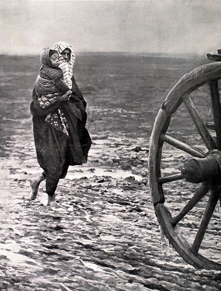 Turkish people fleeing the advancing Bulgarian army (1912)