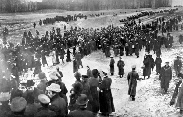 Léon Tolstoi's funeral at Astapovo train station, in Russia (1910)