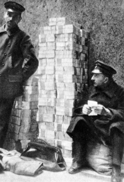 1923 / Inflation / Currency devaluation