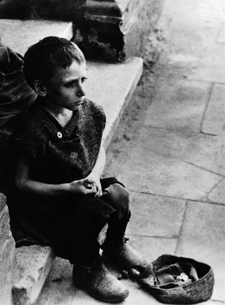 1943 / Warschauer Ghetto / Kind im Ghetto