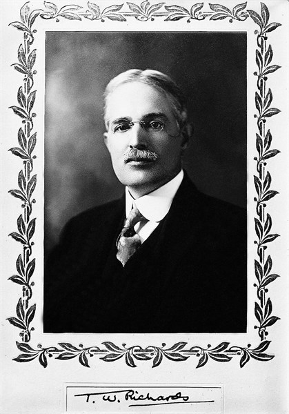 Richards, Theodore William, American chemist.