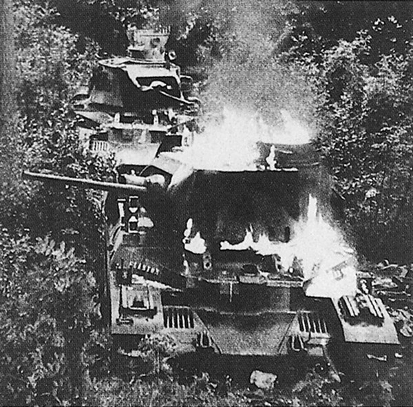 Chars britanniques en flammes