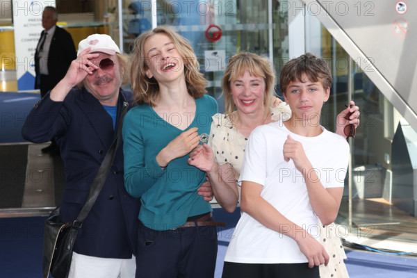 Philippe Katerine and Julie Depardieu with their sons Billy and Alfred Blanchard