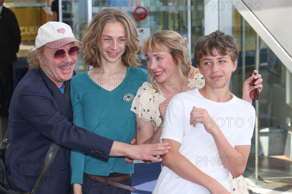 Philippe Katerine and Julie Depardieu with their sons Billy and Alfred Blanchard