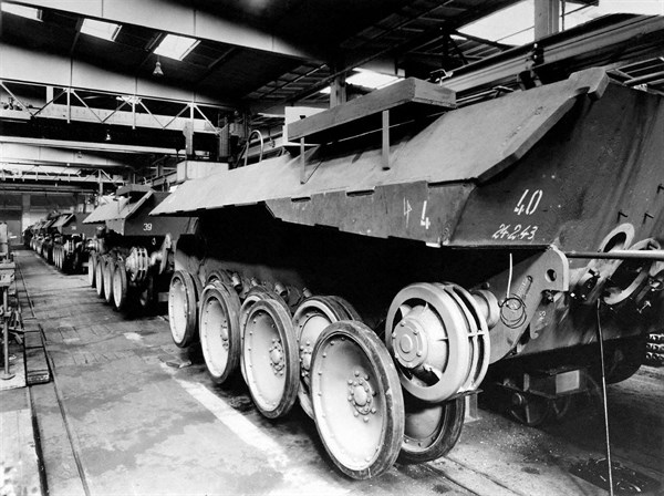 Usine d'armement, Allemagne, 1943.