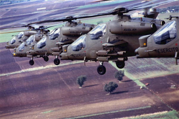 Hélicoptères italiens A-129 Mangusta.