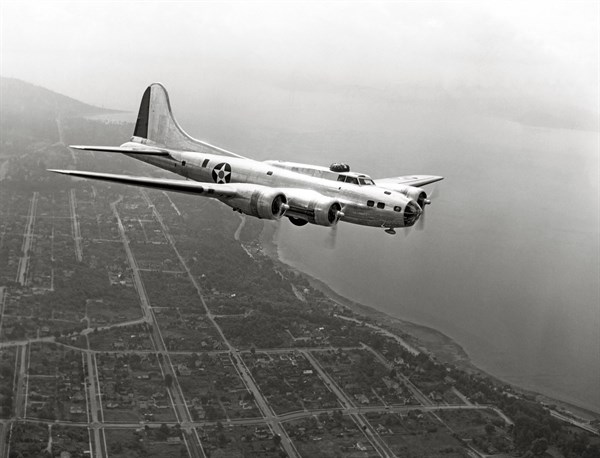Bombardier Boeing B-17, 1942