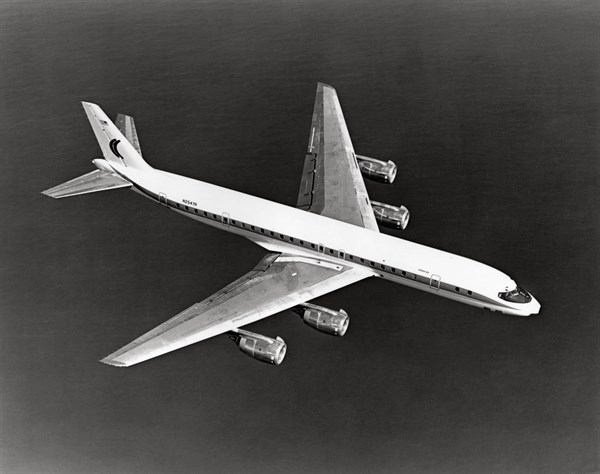 Delta DC-8 en vol, 1983