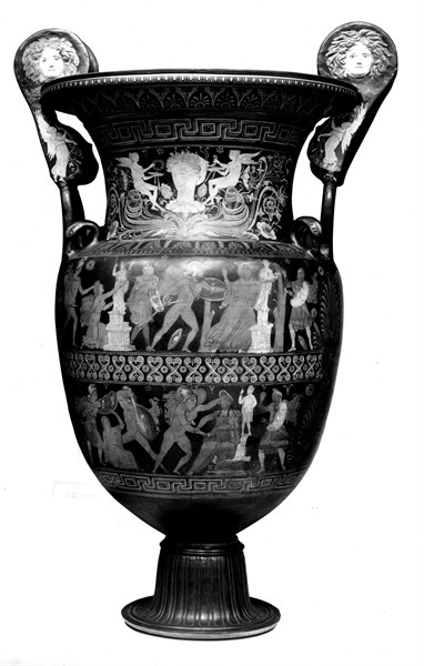 Vase représentant des scènes de combat
